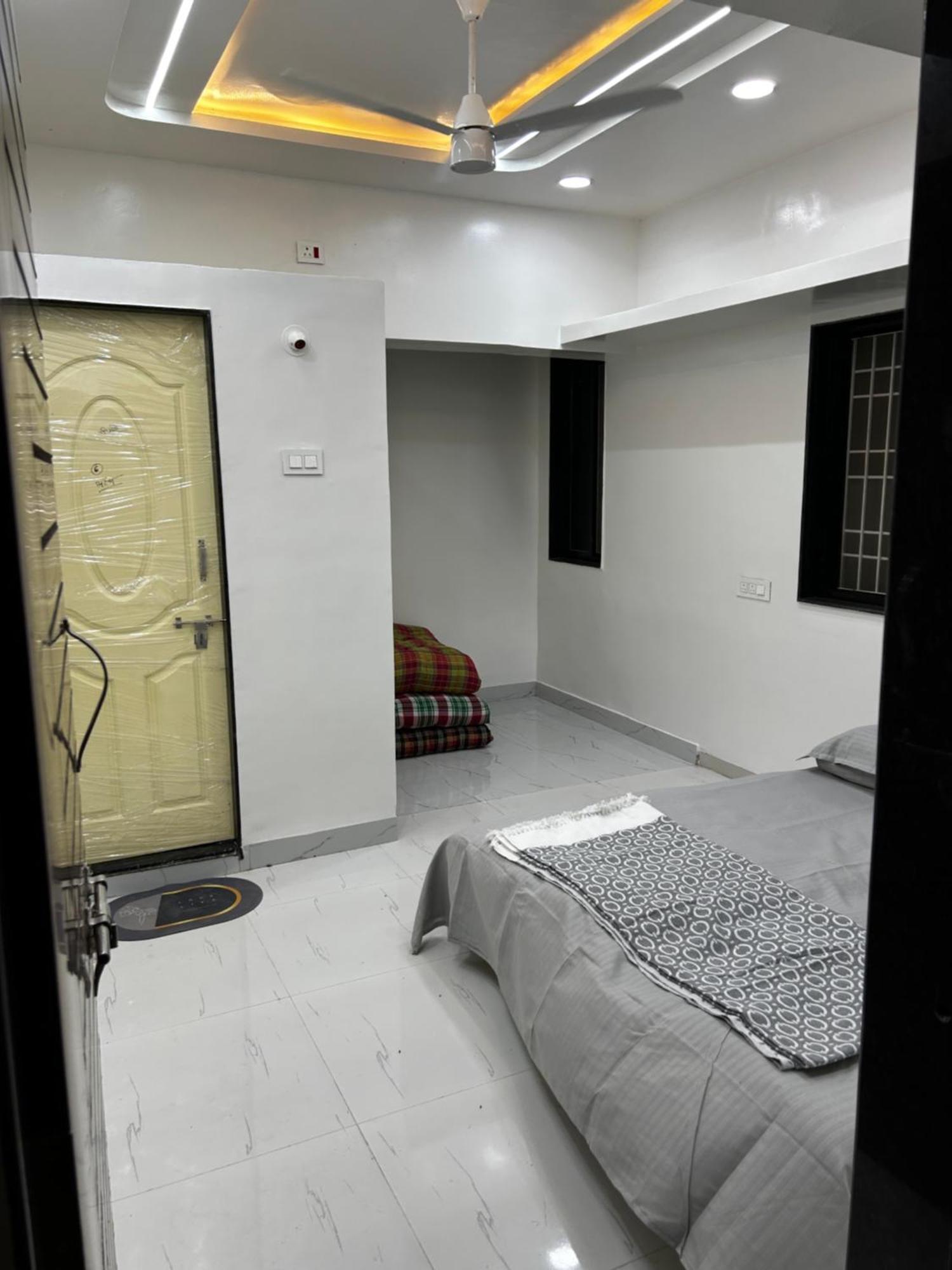 Vatavriksha Guest House,Akkalkot Akalkot Bagian luar foto