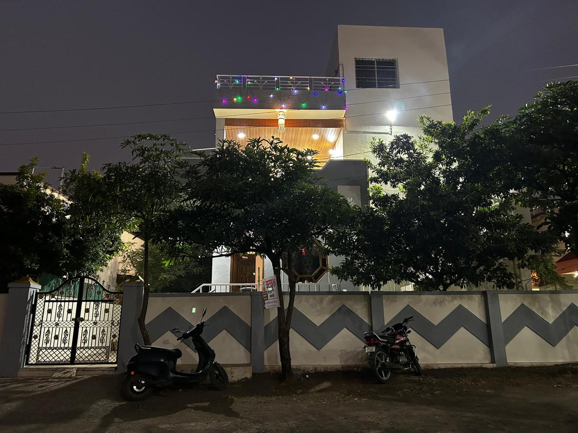 Vatavriksha Guest House,Akkalkot Akalkot Bagian luar foto