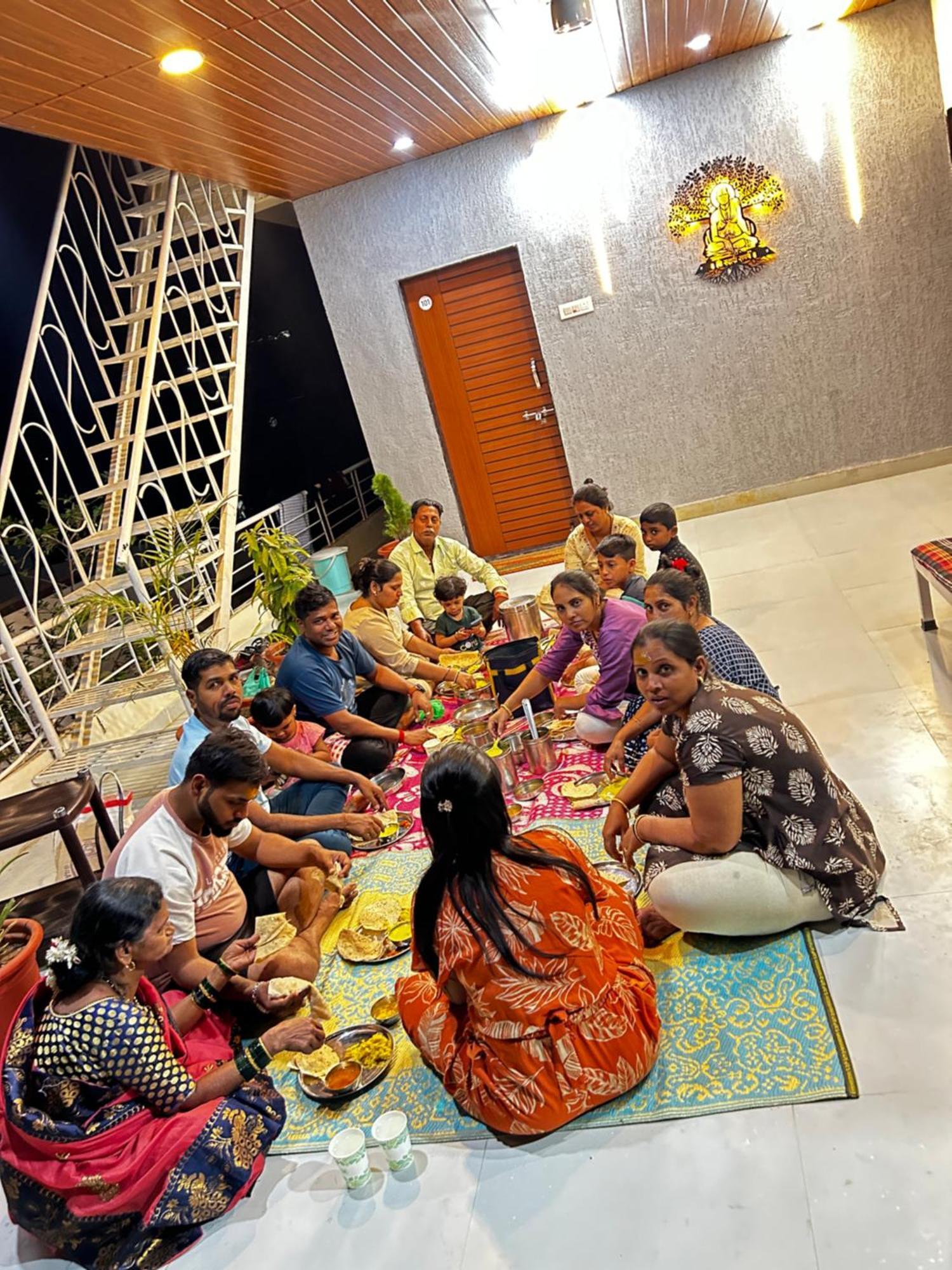 Vatavriksha Guest House,Akkalkot Akalkot Bagian luar foto